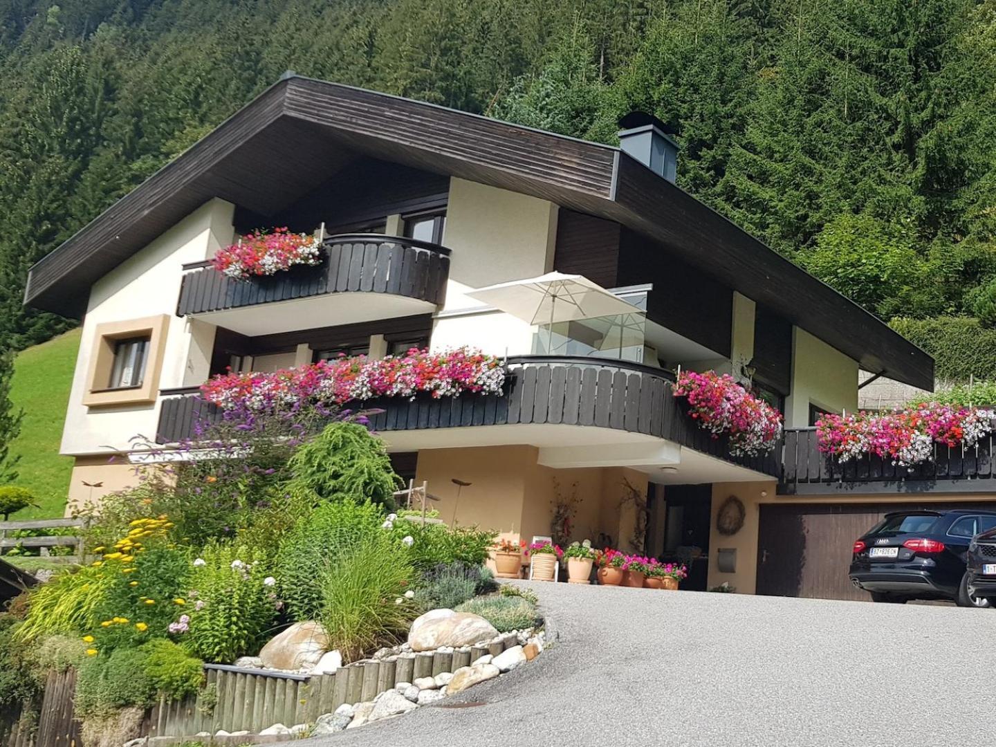 Haus Gueatli Apartment Gaschurn Exterior photo